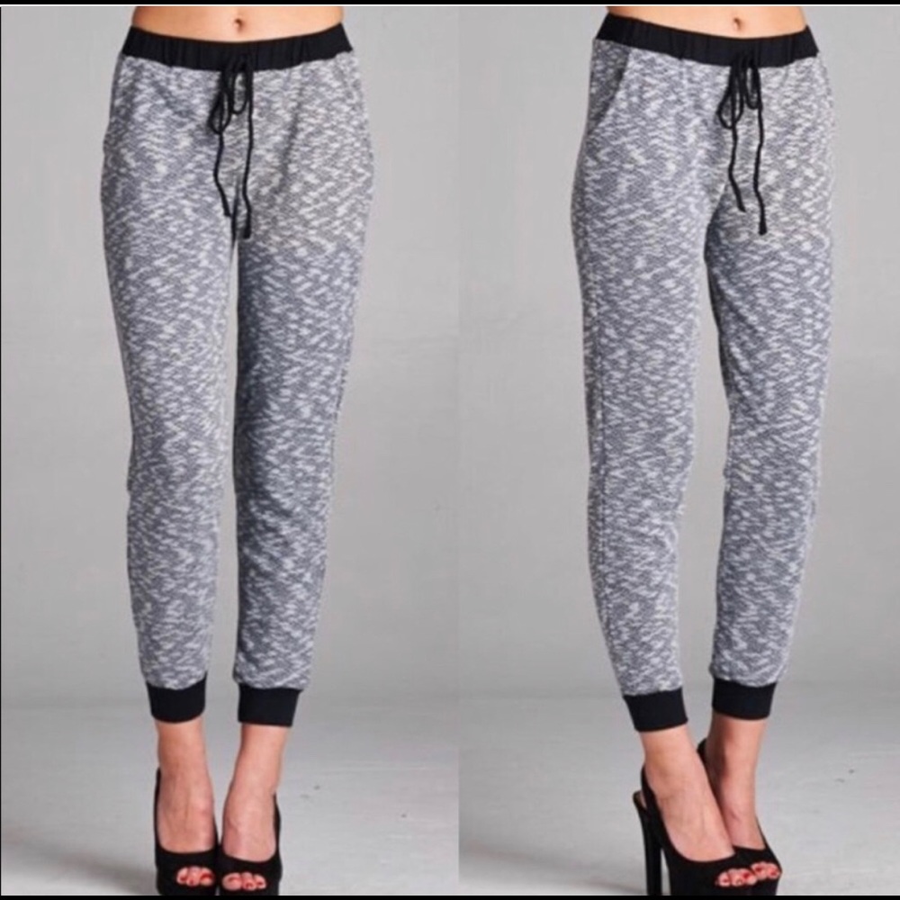 SOLD **** JOGGER PANTS STREET STYLE - Picture 4 of 4
